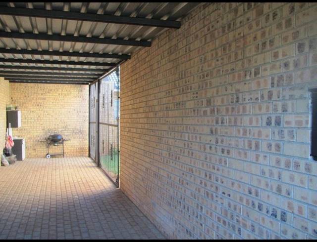 3 BEDROOM PROPERTY TO RENT IN CHROOM PARK